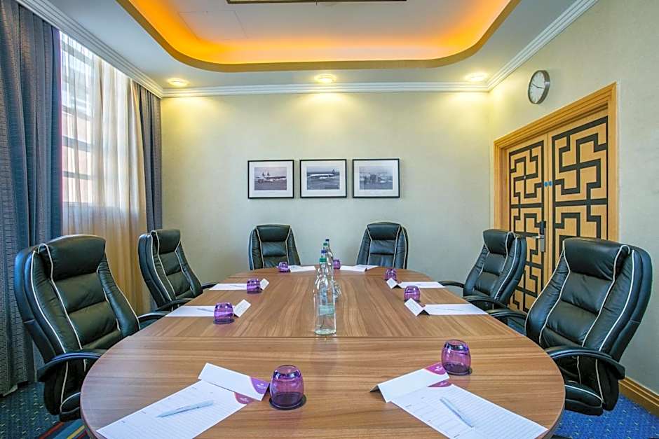 Crowne Plaza Liverpool - John Lennon Airport By IHG