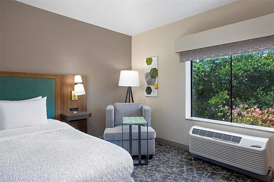 Hampton Inn By Hilton & Suites Dallas-Arlington North-Entertainment Dist.