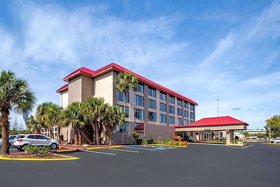 Lakeland Hotel
