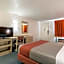 Travelodge by Wyndham Lansing