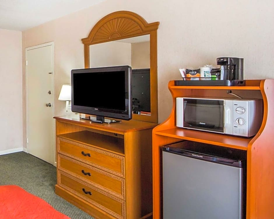 Quality Inn Ponca City Route 77