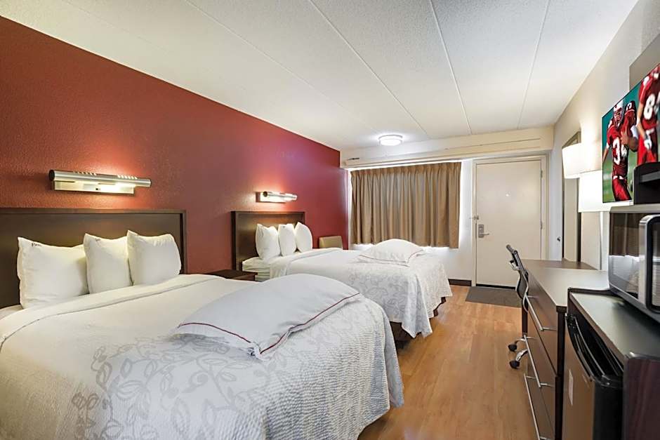 Super 8 by Wyndham Deerfield/Northbrook