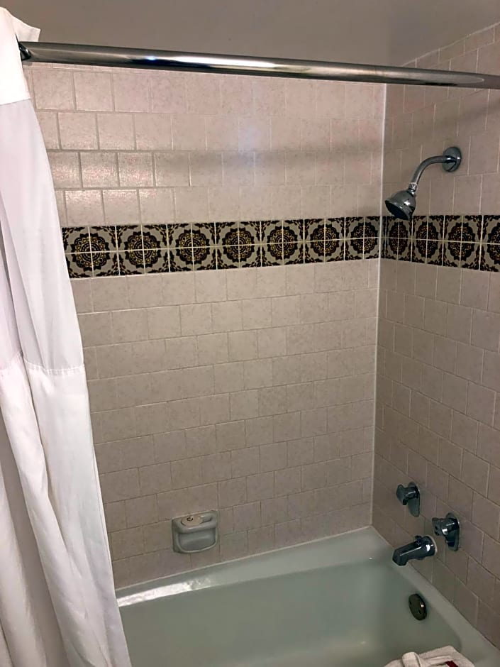 Days Inn by Wyndham Camarillo - Ventura