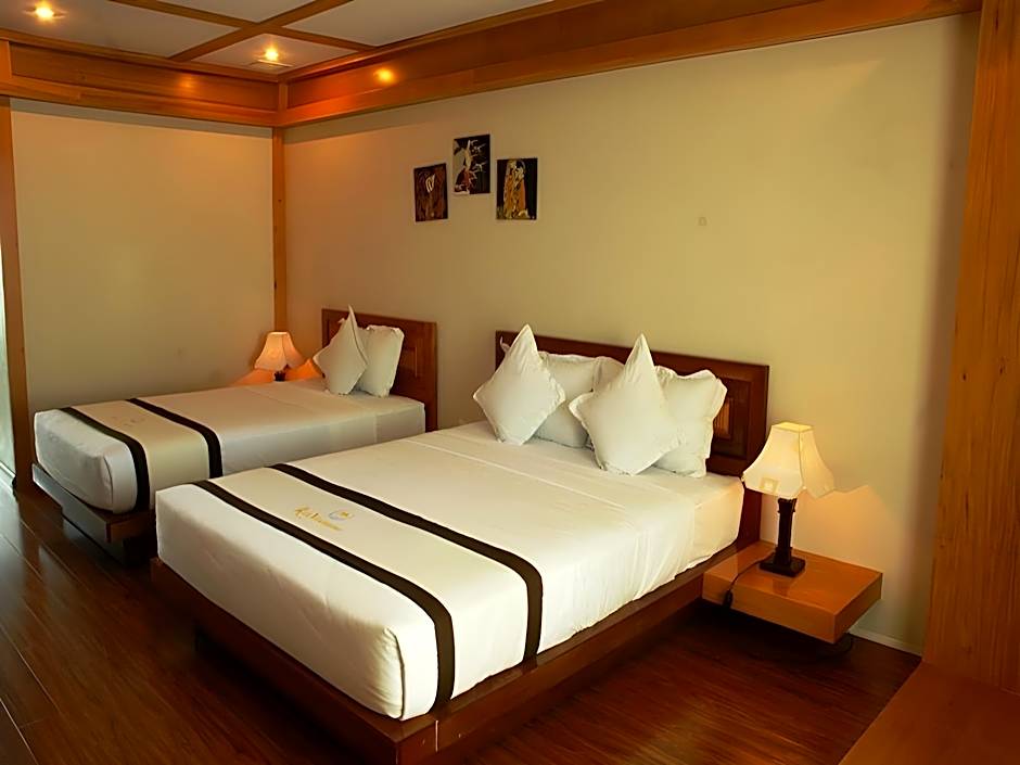 Kaya Hotel