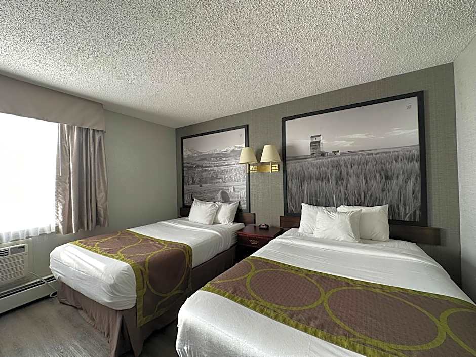 Super 8 by Wyndham Lethbridge