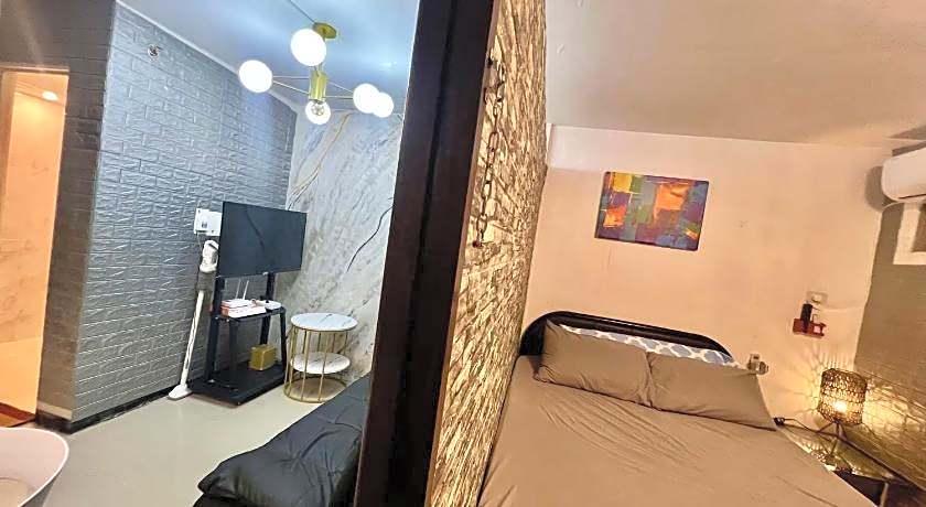 UNO'S Place with Karaoke,Wifi,Netflix and Balcony