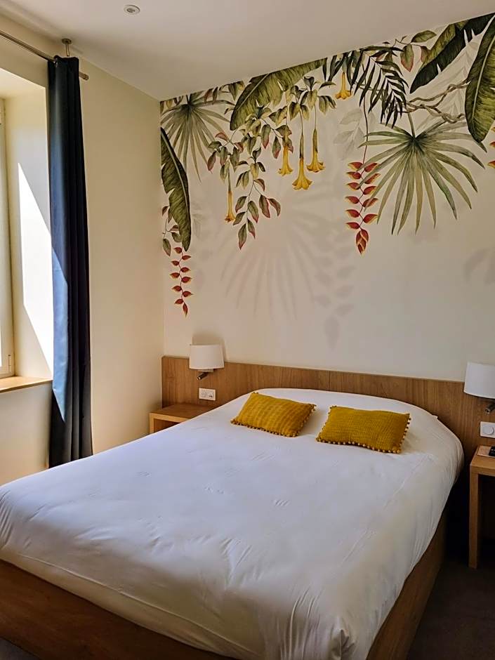 Bloom Hostel Bar & Garden