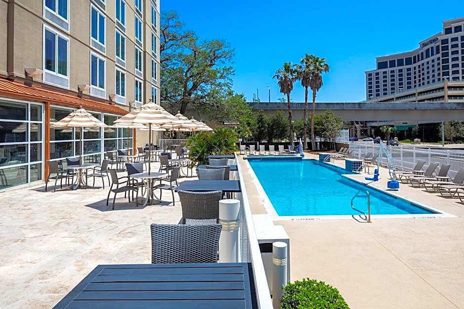DoubleTree by Hilton Hotel Biloxi