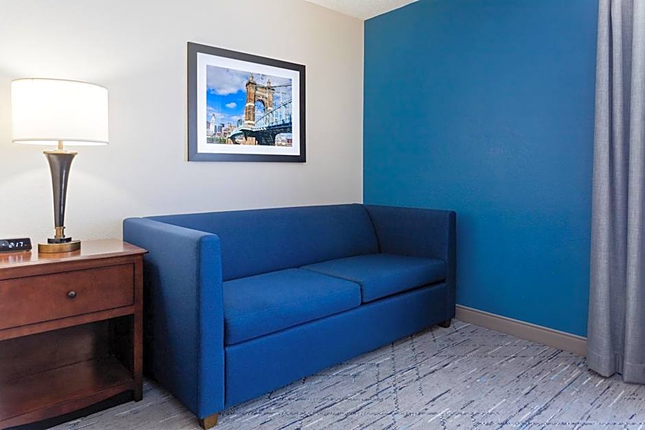 Holiday Inn Express & Suites Cincinnati Riverfront By IHG