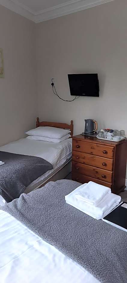 Photo 1 of 6 of Triple Room