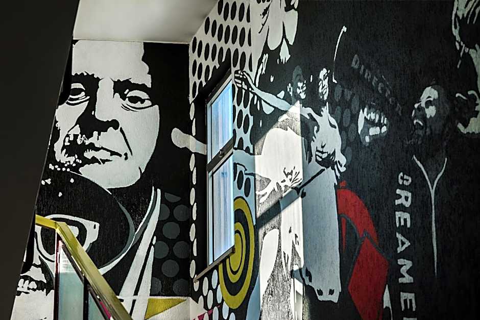 LH Hotel Arca Street Art