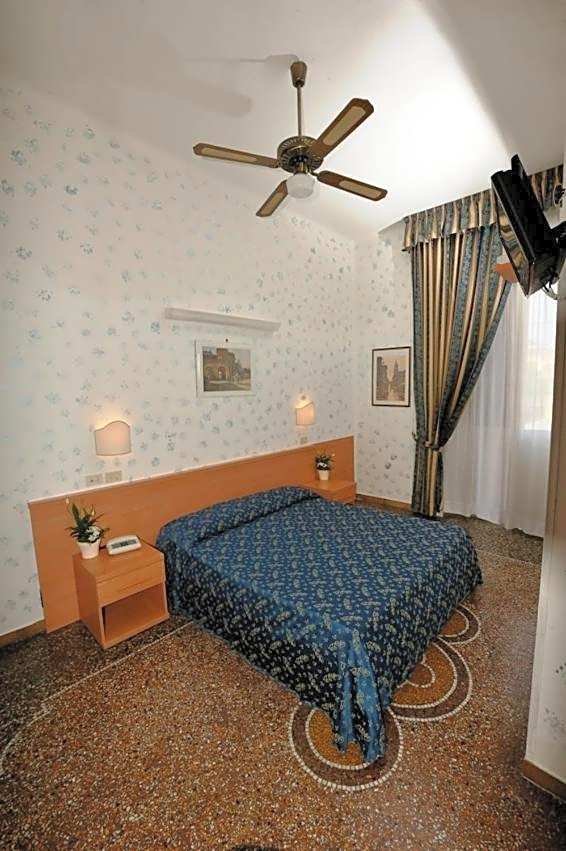 Photo 1 of 2 of Standard 1 Double Bed or 2 Beds