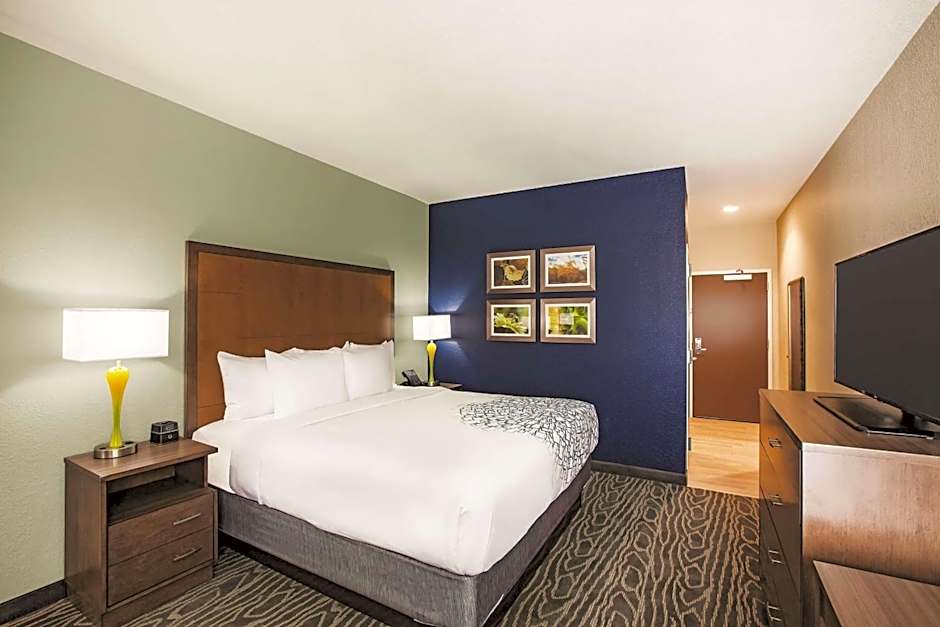 La Quinta Inn & Suites by Wyndham Wichita Northeast
