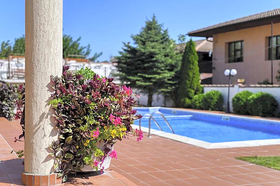 Alekta Hotel - Free Parking