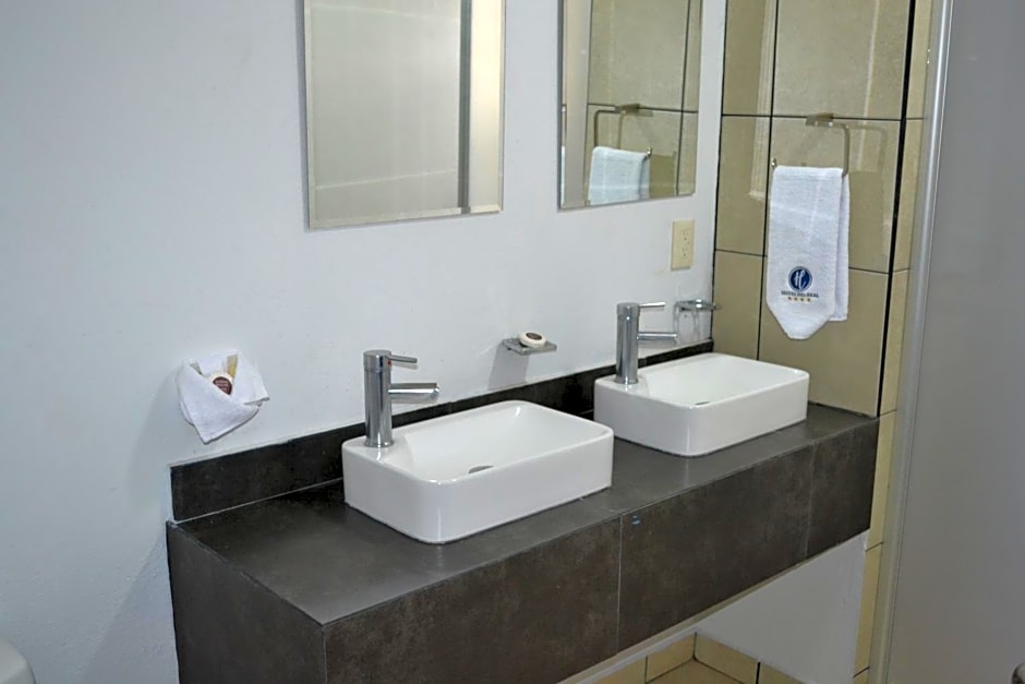 Hotel Suites del Real