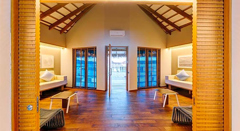 Cinnamon Velifushi Maldives