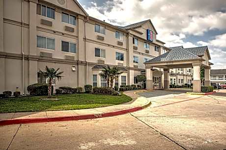 Motel 6-Dallas, TX - Northwest