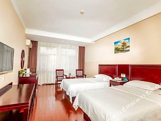 GreenTree Inn QinYang Middle HuaiFu Road Express Hotel