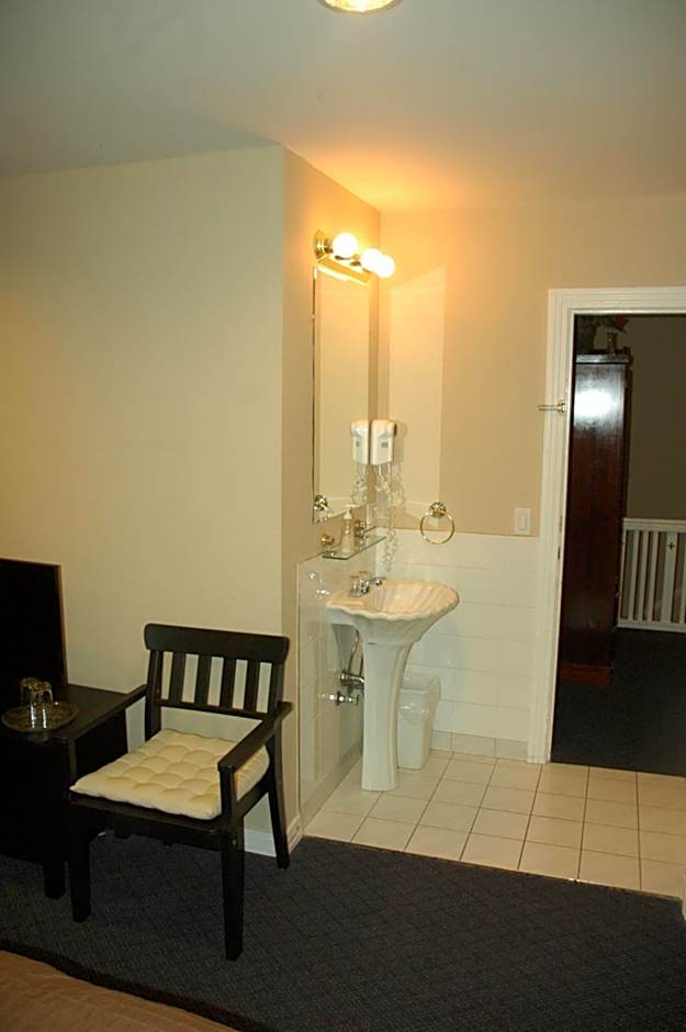 Cambie Lodge