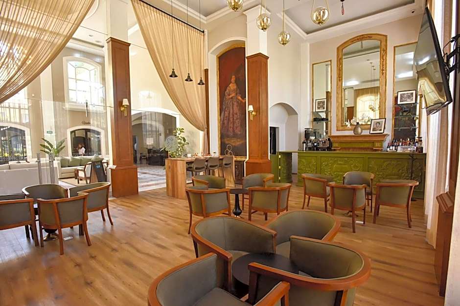 Plaza Camelinas Hotel