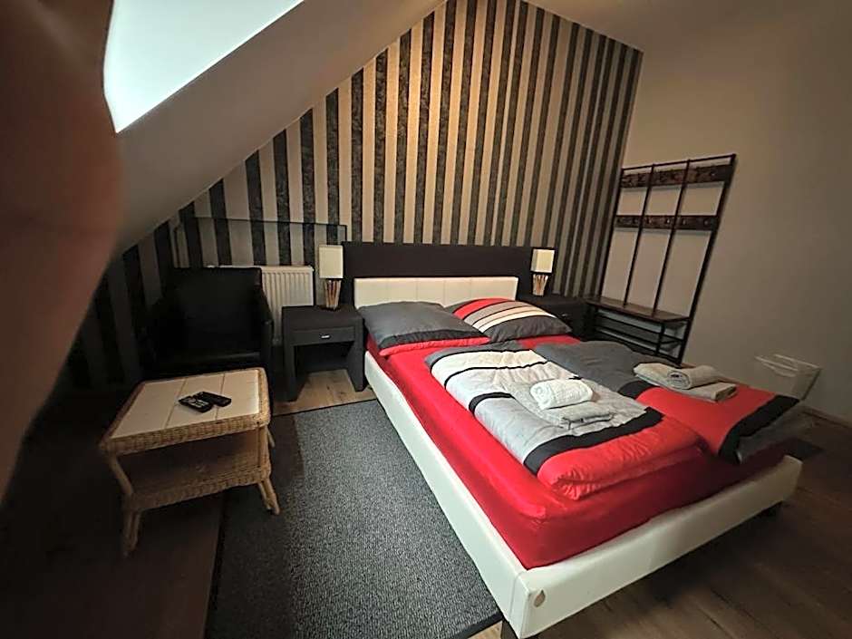 Adam's Hostel - Self Check-In & Only Private Rooms