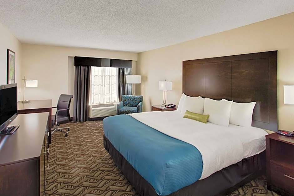La Quinta Inn & Suites by Wyndham Springfield