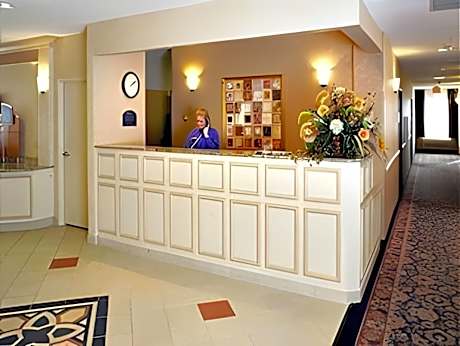 1 King Standard Extra Floor Space