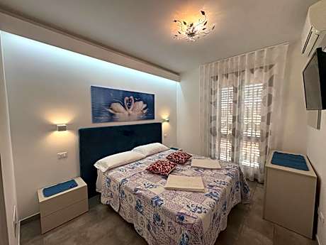 Two-Bedroom Deluxe Apartment with Balcony