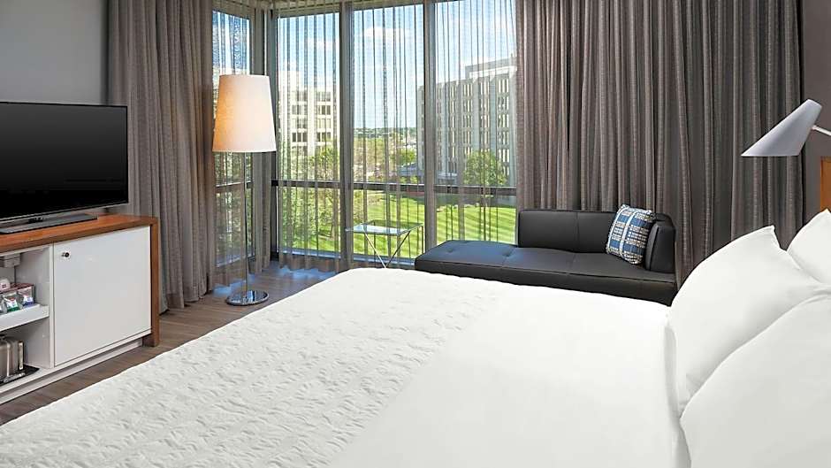 Le Meridien Chicago - Oakbrook Center