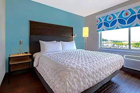 1 King Bed