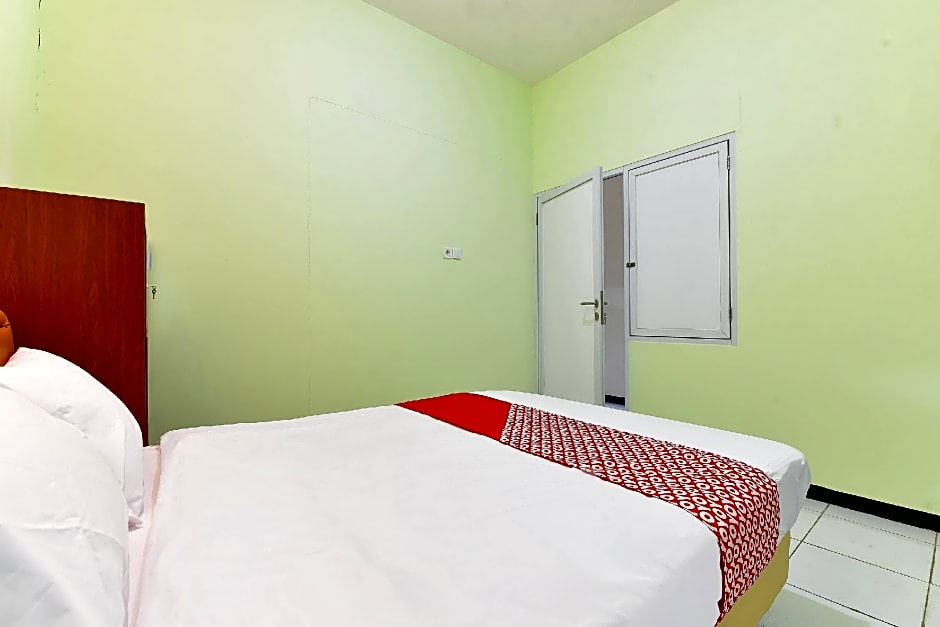 OYO 91351 87 Guest House