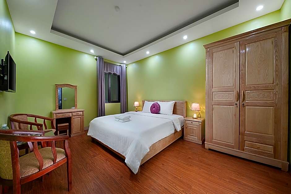 Golden Lotus Airport Hotel & Travel