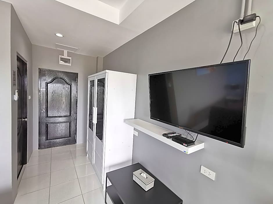 Karon Studio Apartment