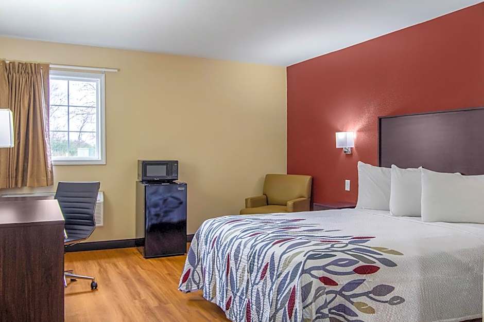 Photo 1 of 6 of Standard 1 Queen Bed