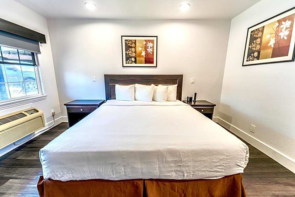 Monterey Surf Inn