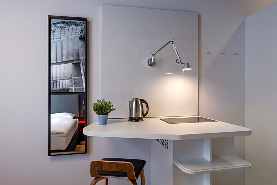 Dean's College Hotel