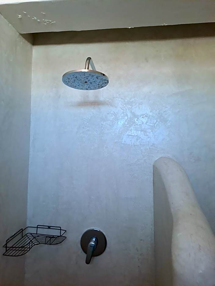 Kaleb's Beachfront Serviced Studio Apartments