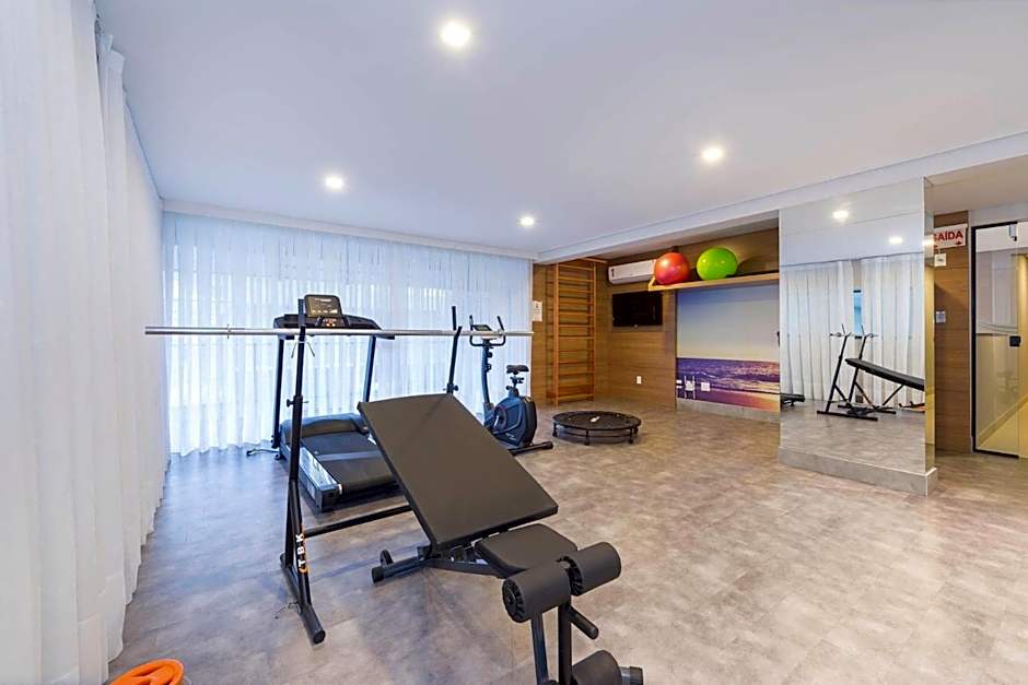 Terrazzo 402B - Apartamento 02 suítes - Acomoda até 06 pessoas - À poucos metros da praia de Bombas - (Consultar serviços de roupa de cama e banho)