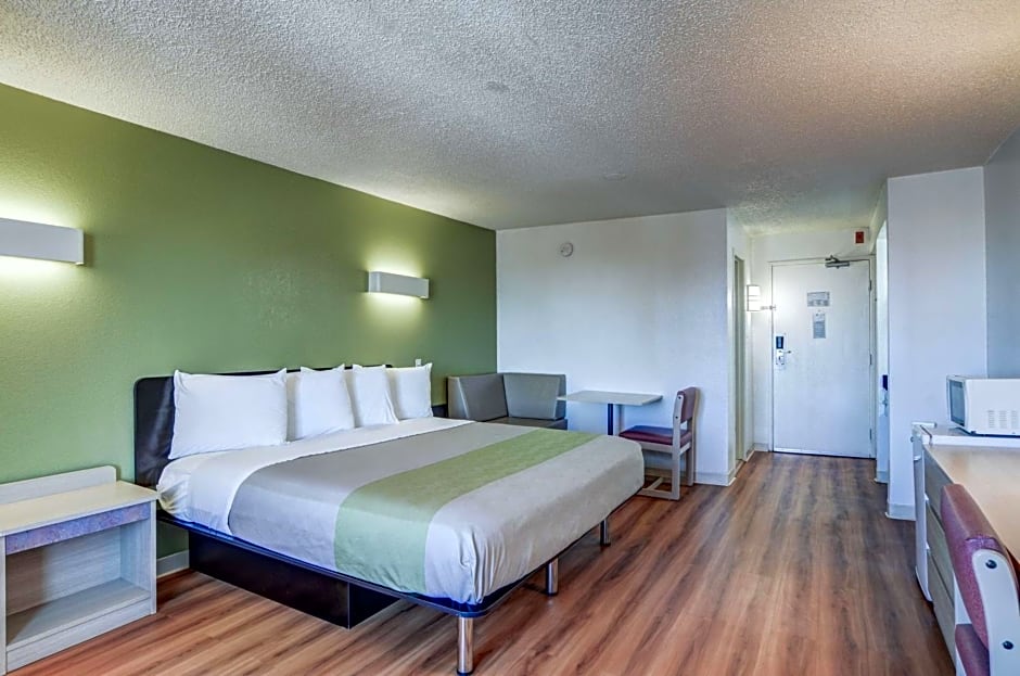 Motel 6-Greenwood Village, CO - Denver - South Tech Center