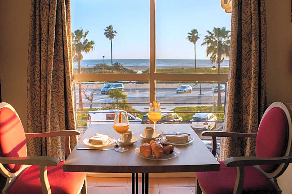 Hotel Playa Conil - Beachfront Studios & Suites