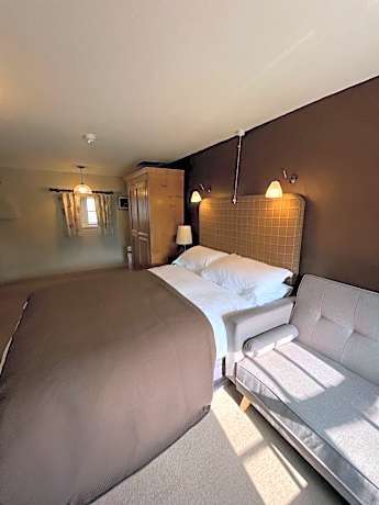 Family Room with Mountain View