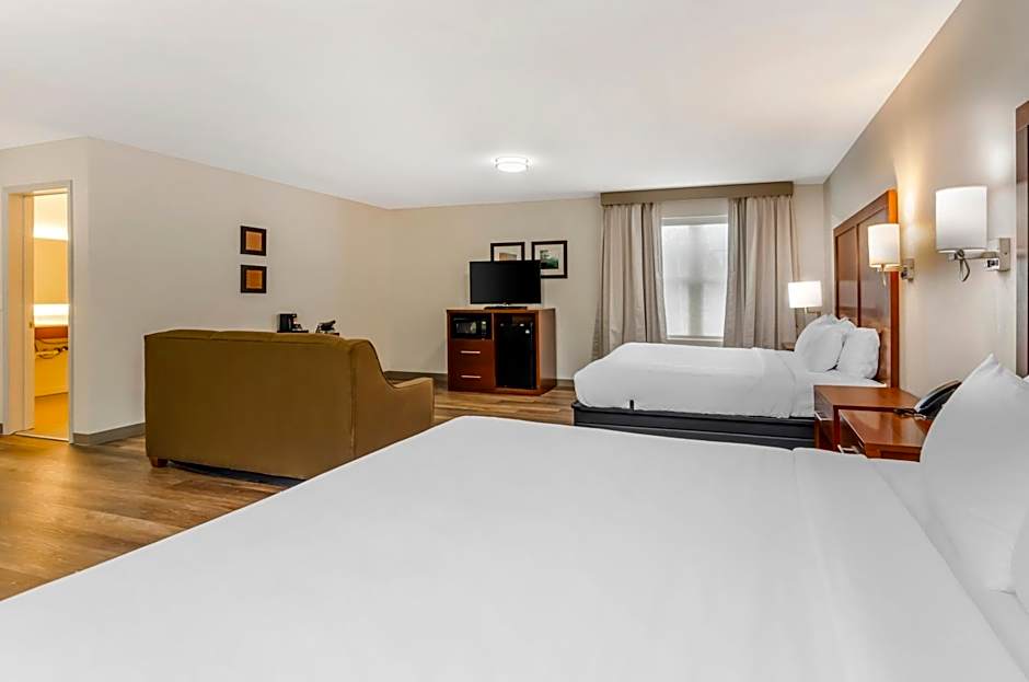 Photo 1 of 4 of Superior 1 King Bed Suite