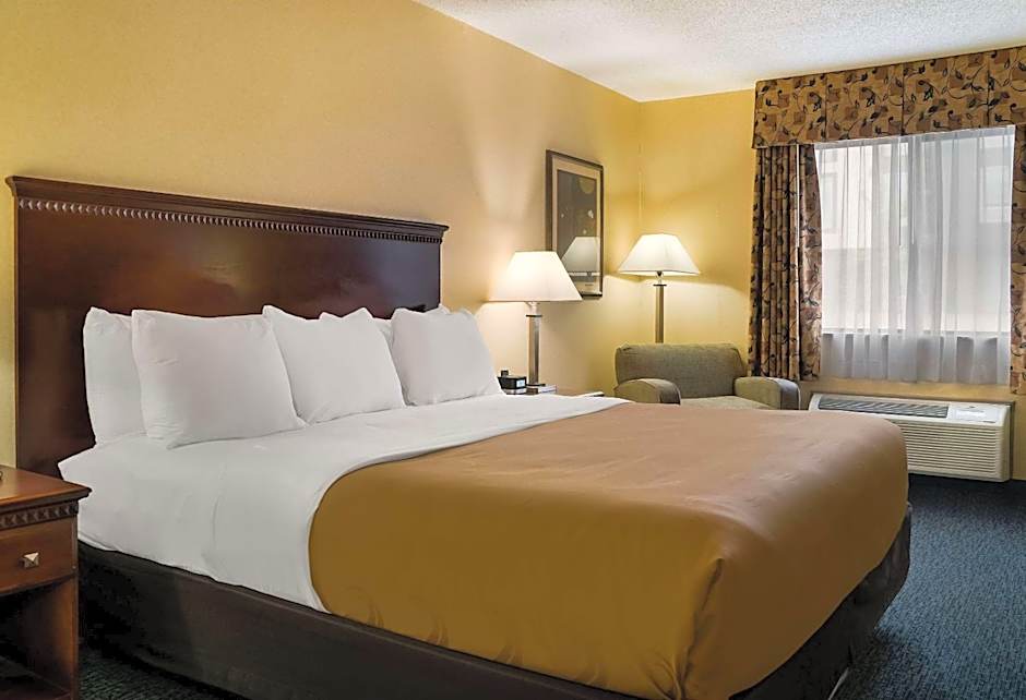 Quality Inn Grand Blanc - Flint South