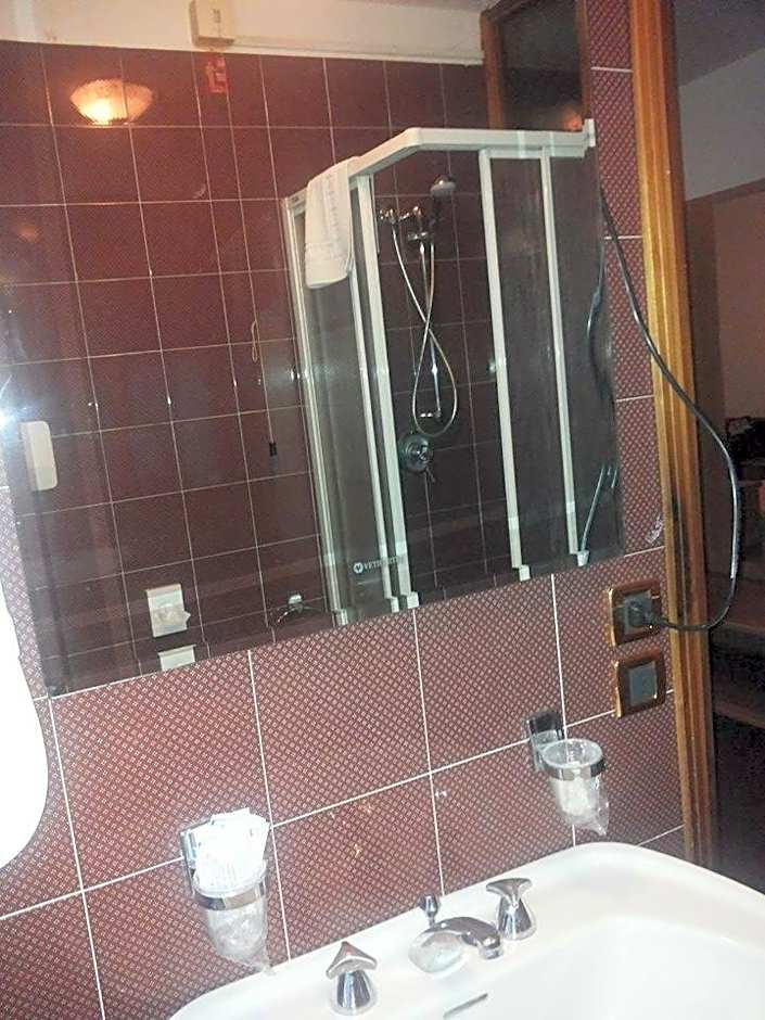 Foto 1 di 4 di Triple Room