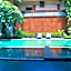 Super OYO Townhouse Oak Maxi Hotel Legian