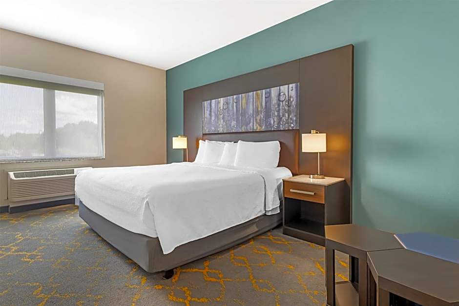 Best Western Plus Isanti