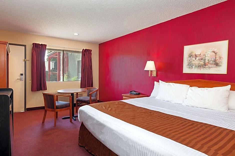 Americas Best Value Inn and Suites Bakersfield Central