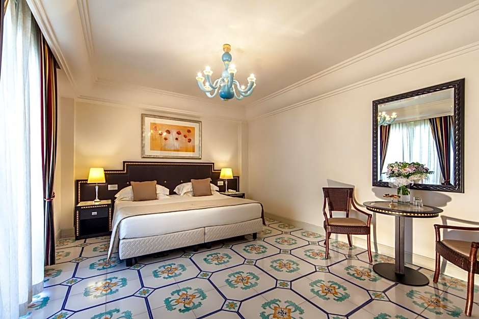 Photo 1 of 5 of Deluxe, Sea View