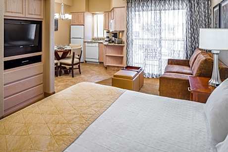 Studio 1 Queen with Sofabed