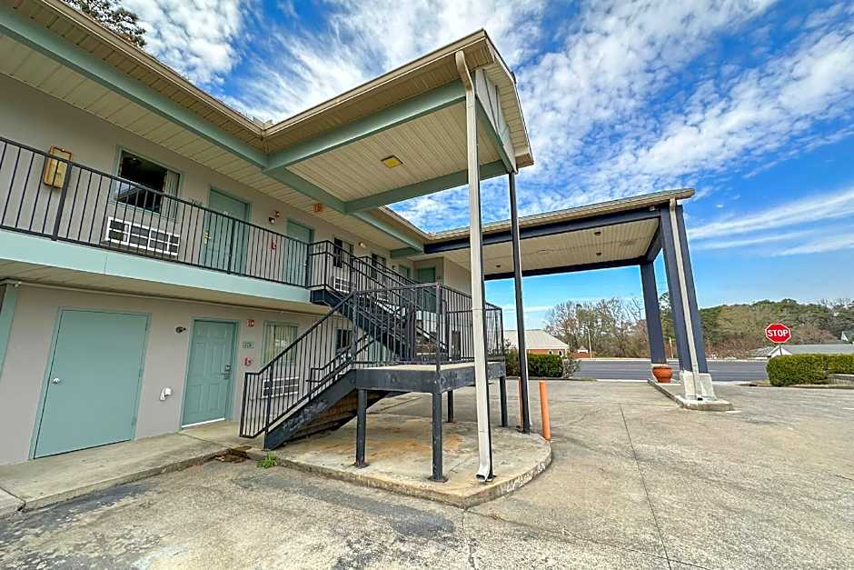 Garden Inn & Suites
